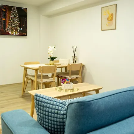 Apartman Ii & Navara Kolín