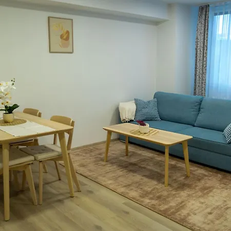 Ii & Navara * Kolín